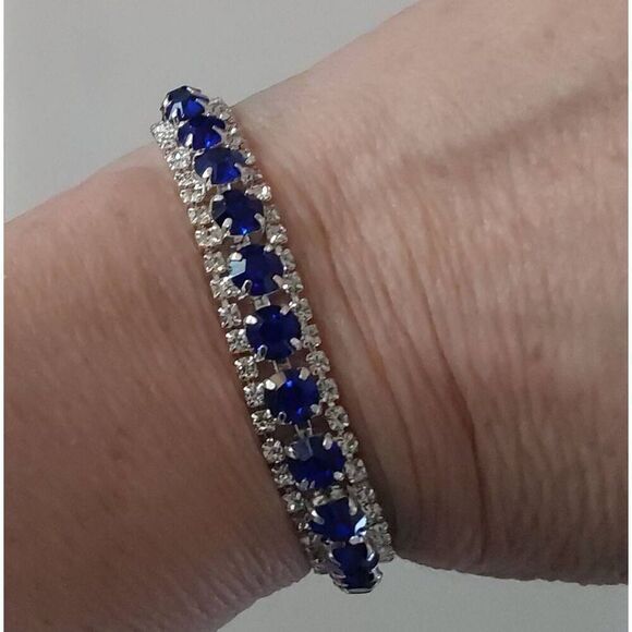 Pretty New Simulated Blue & White Gemstones Round Cut Tennis Bracelet - Picture 1 of 3